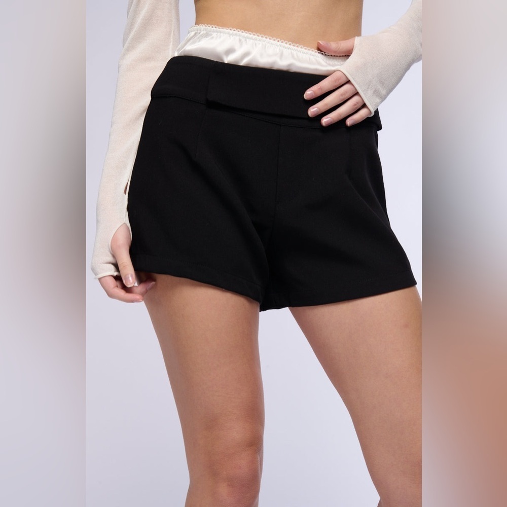 NWT Akira Crazy Like Me Black/White Tailored Trouser/Panty Inspired Shorts Large